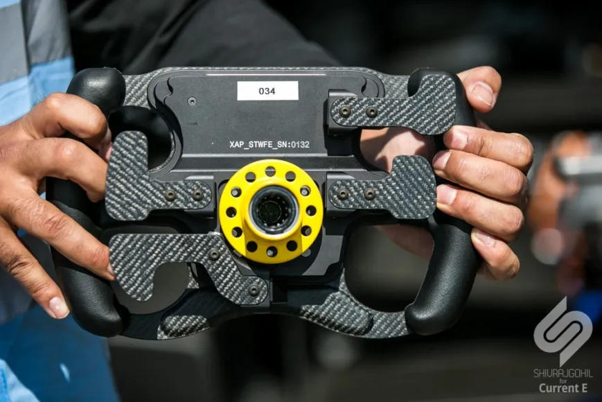 formula-e-donington-park-public-test-day-five-rear-of-the-steering-wheel-869x580